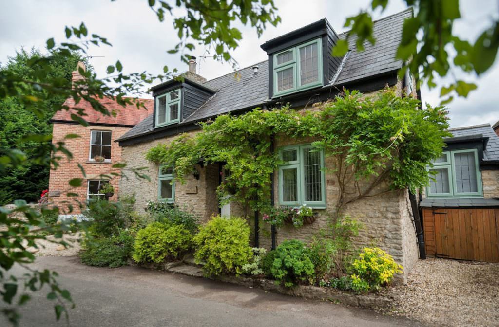 Deceuninck 2800 Casement Windows