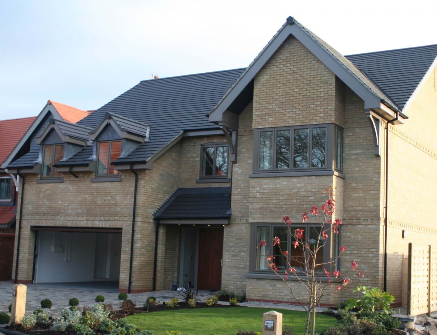 Smart aluminium windows