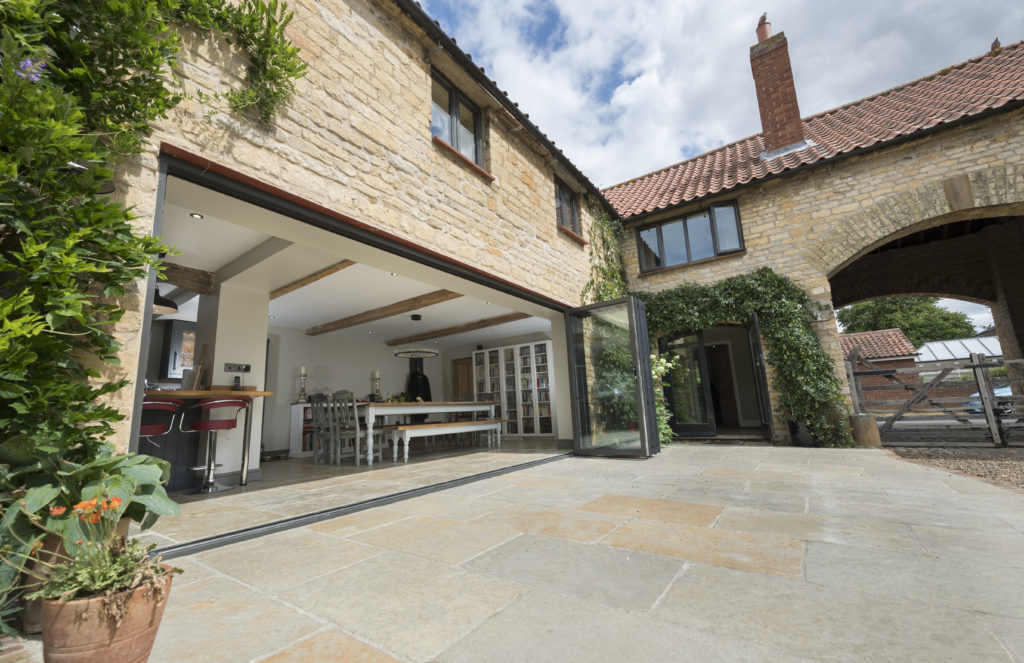 Aluminium Bifold - RAL7022 Umbra grey